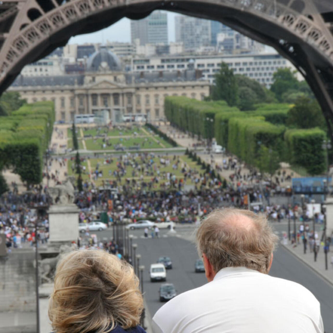 Retired painter walking with a small travel paint kit